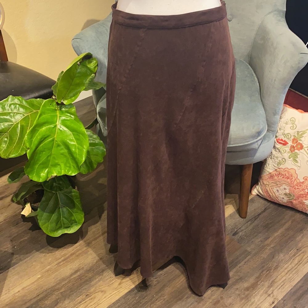 chocolate faux suede skirt EUC - Picture 3 of 7